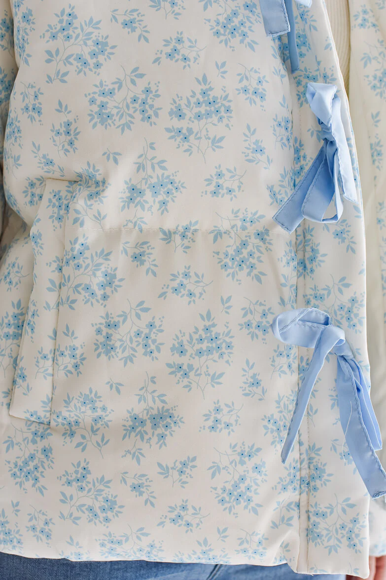 Lark Blue and White Floral Puffer Jacket - Image 5