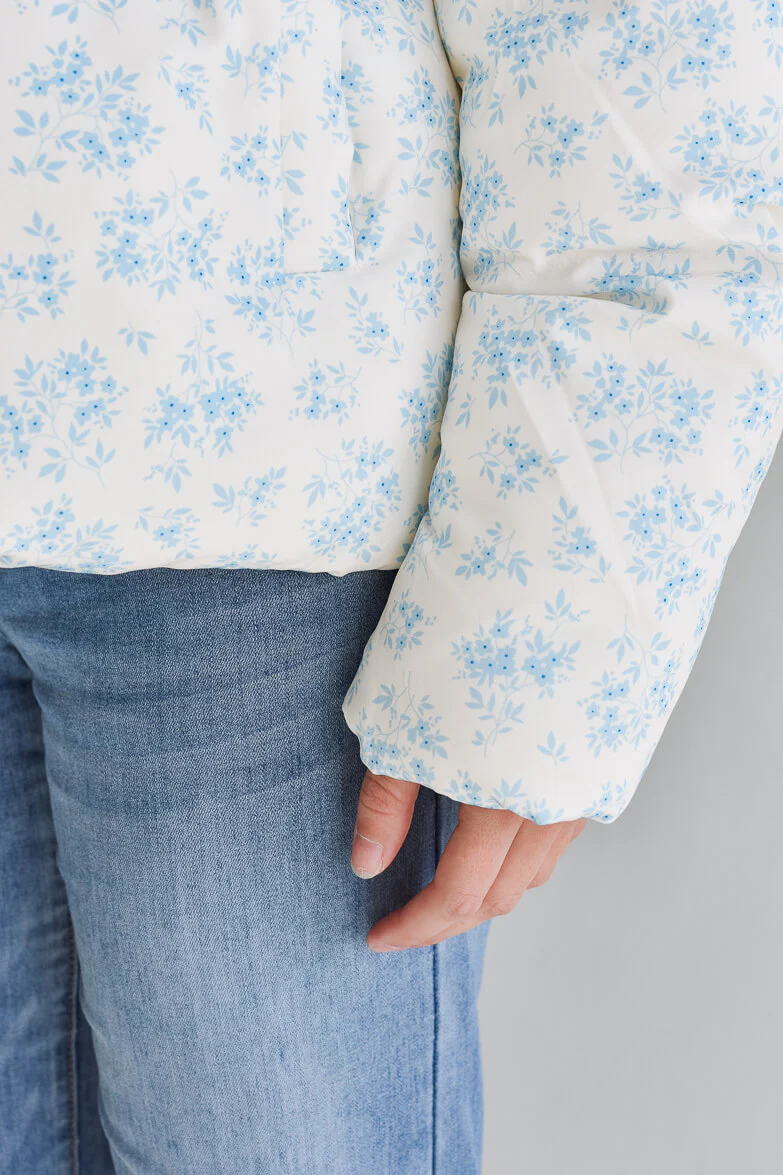 Lark Blue and White Floral Puffer Jacket - Image 7