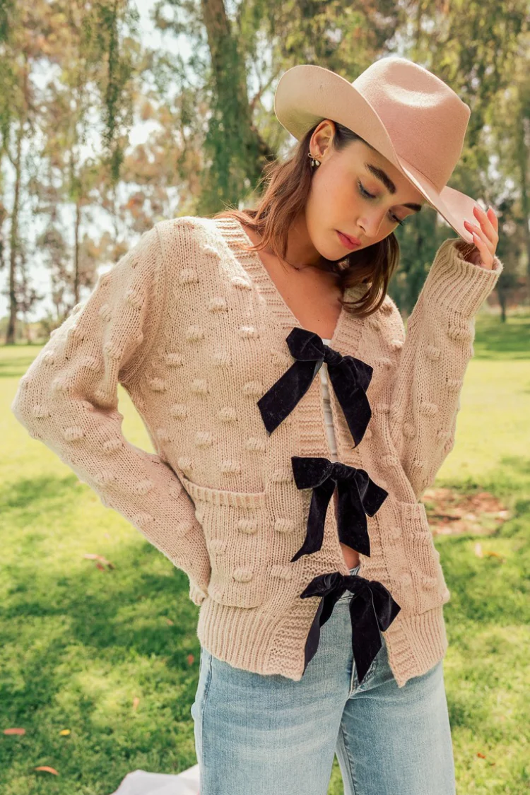 Inés Black Bow Cardigan - Oatmeal - Image 3