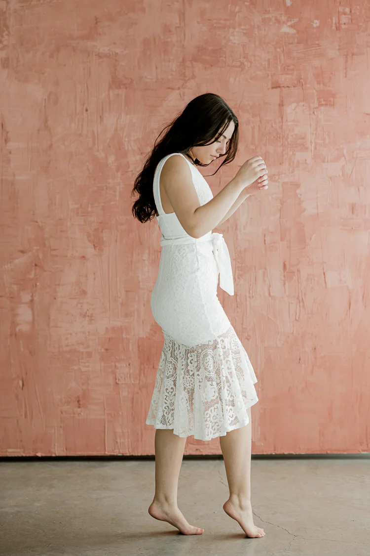 Jana Deep V Lace Midi Dress - FINAL SALE - Image 3