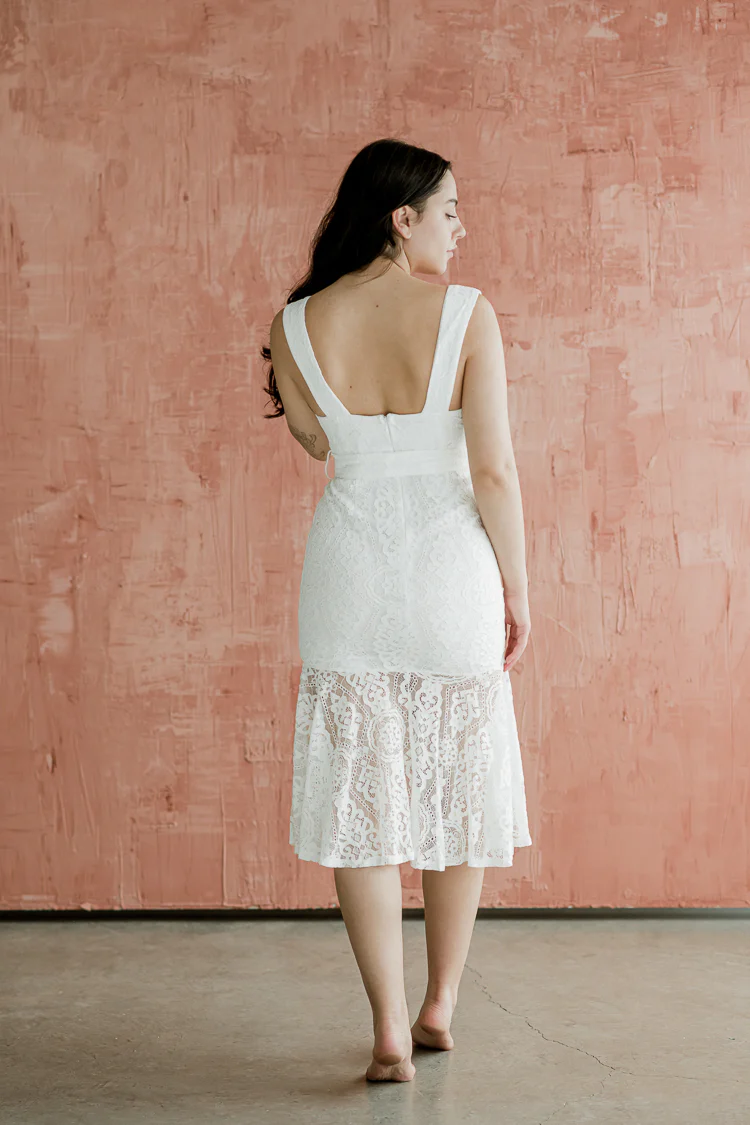Jana Deep V Lace Midi Dress - FINAL SALE - Image 4