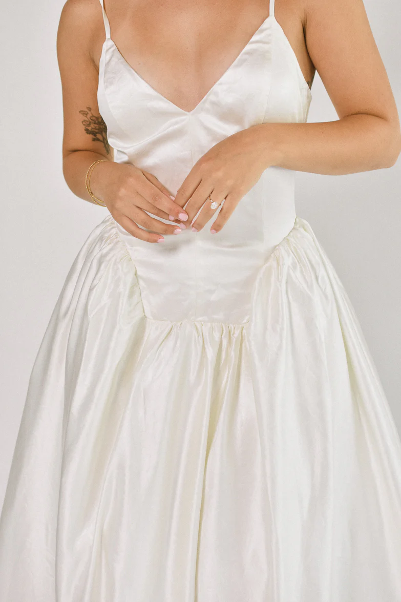 Serafina Basque Waist Cream Gown - Image 4