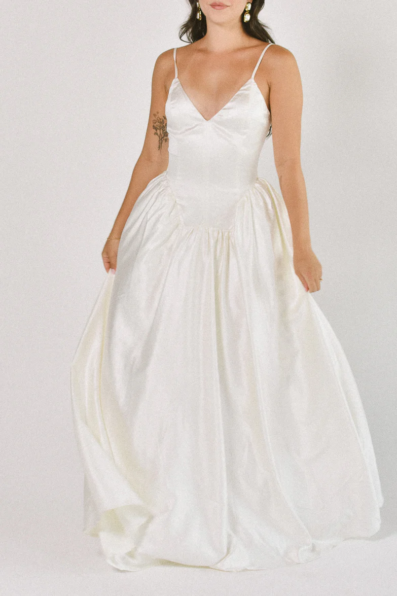 Serafina Basque Waist Cream Gown - Image 5